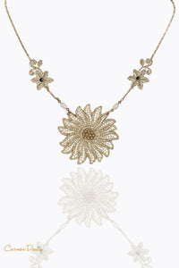 Collar Flor Central con Perlas de Swarovski - CarmenDauta